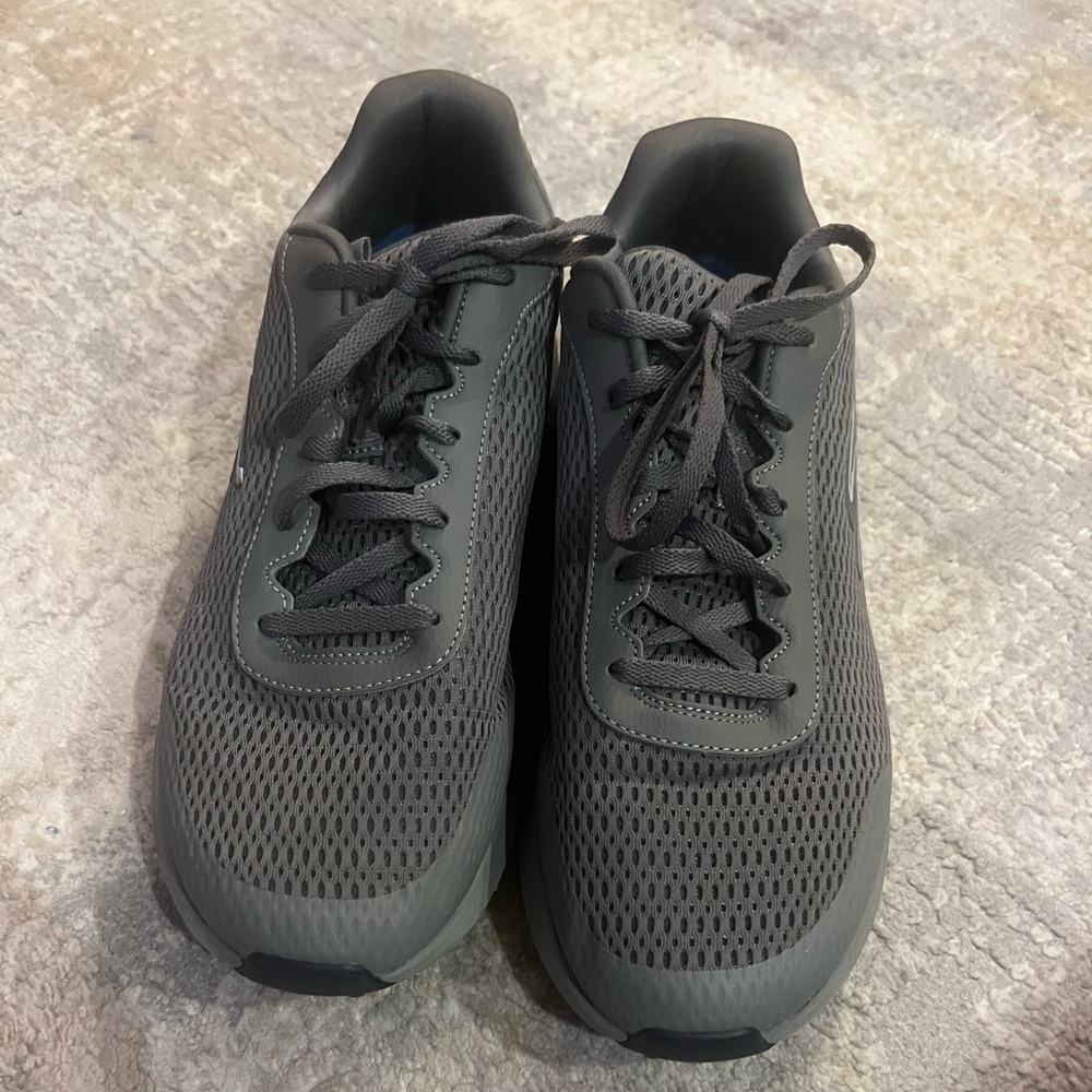 Skechers Men's Dark Gray Golf Shoes